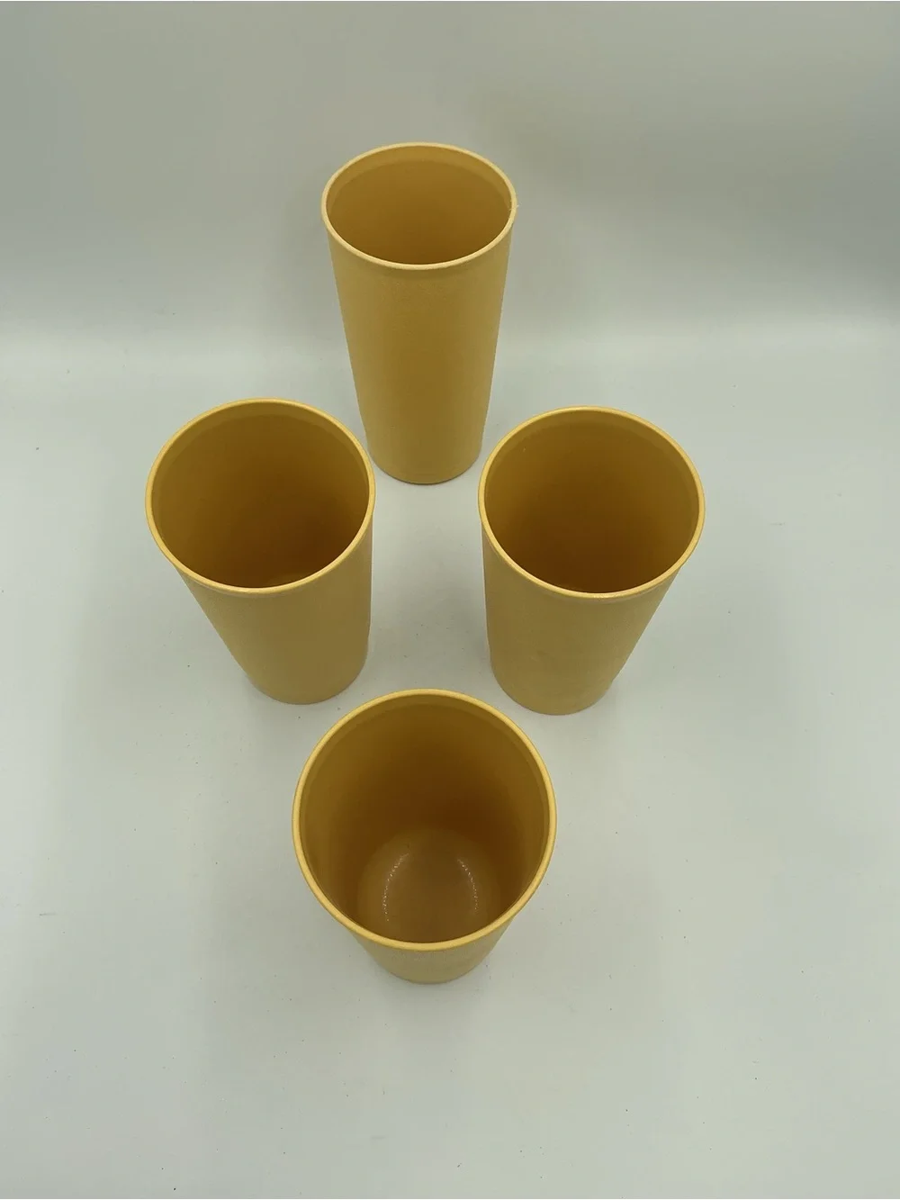 VINTAGE Tupperware Tumblers Cups #873-38 12oz Set Of 4 Harvest Yellow Stackable